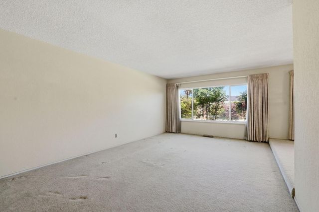 6319 Saint James Dr, Carmichael, CA 95608