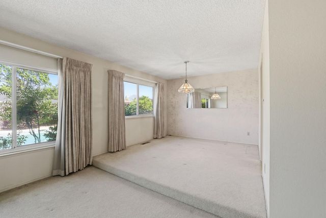 6319 Saint James Dr, Carmichael, CA 95608