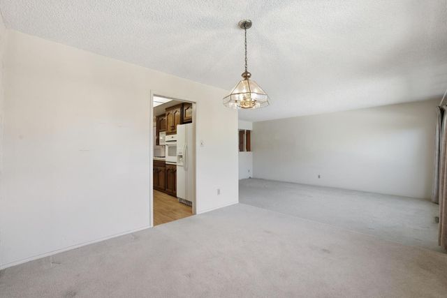 6319 Saint James Dr, Carmichael, CA 95608