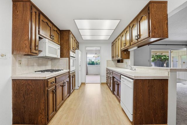 6319 Saint James Dr, Carmichael, CA 95608