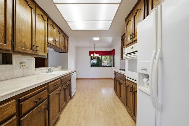 6319 Saint James Dr, Carmichael, CA 95608