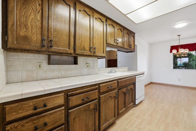 6319 Saint James Dr, Carmichael, CA 95608