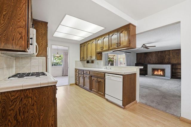 6319 Saint James Dr, Carmichael, CA 95608