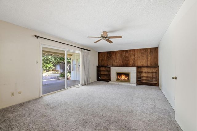 6319 Saint James Dr, Carmichael, CA 95608