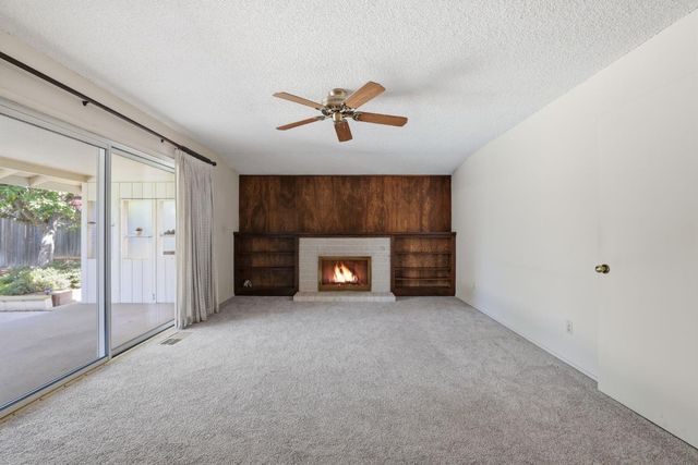 6319 Saint James Dr, Carmichael, CA 95608