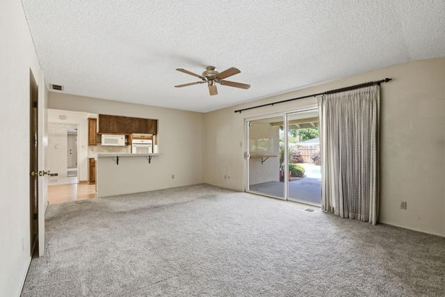 6319 Saint James Dr, Carmichael, CA 95608