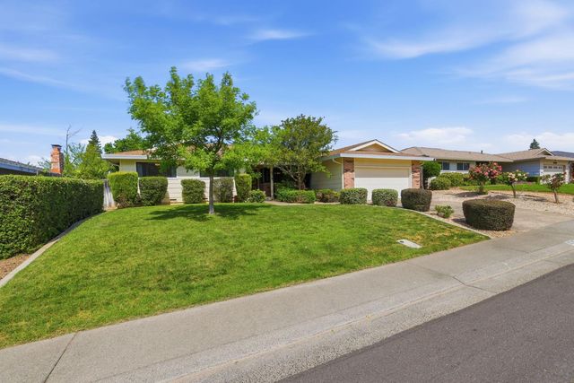 6319 Saint James Dr, Carmichael, CA 95608
