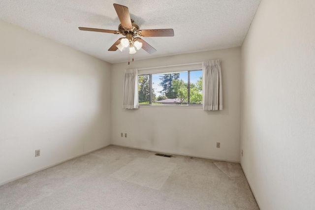 6319 Saint James Dr, Carmichael, CA 95608