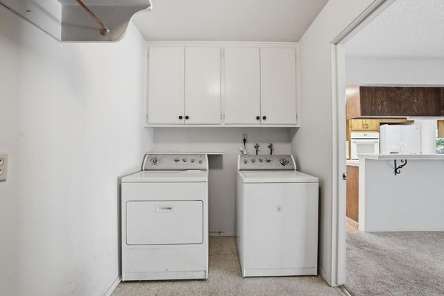 6319 Saint James Dr, Carmichael, CA 95608