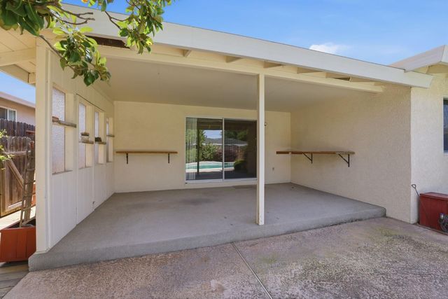 6319 Saint James Dr, Carmichael, CA 95608