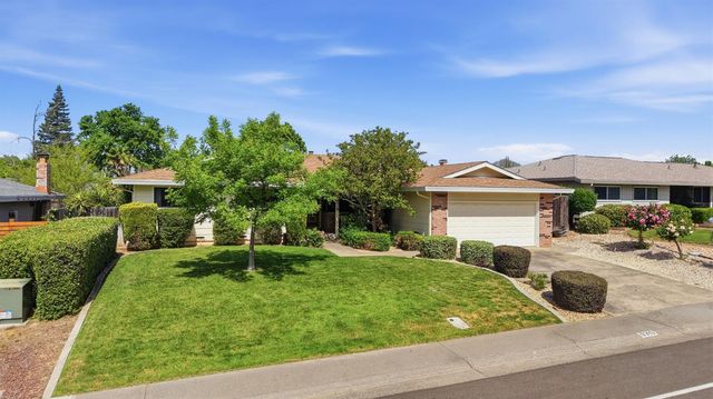 6319 Saint James Dr, Carmichael, CA 95608