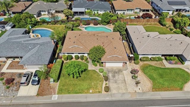 6319 Saint James Dr, Carmichael, CA 95608