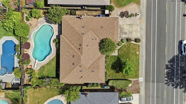 6319 Saint James Dr, Carmichael, CA 95608