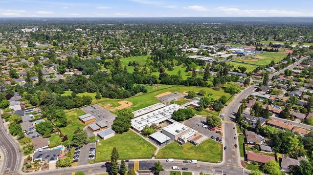 6319 Saint James Dr, Carmichael, CA 95608