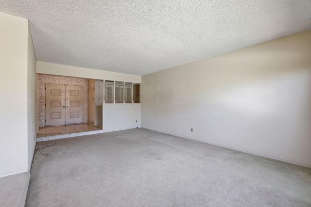 6319 Saint James Dr, Carmichael, CA 95608