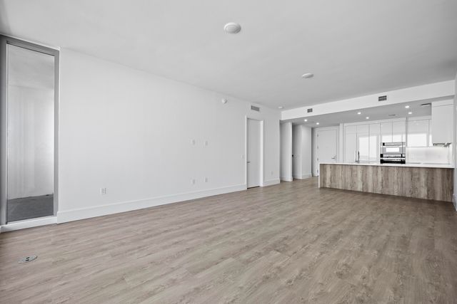 220 Lake Shore Drive 1413, Lake Park, FL 33403