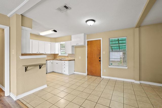 1402 Knight Street, Denton, TX 76205