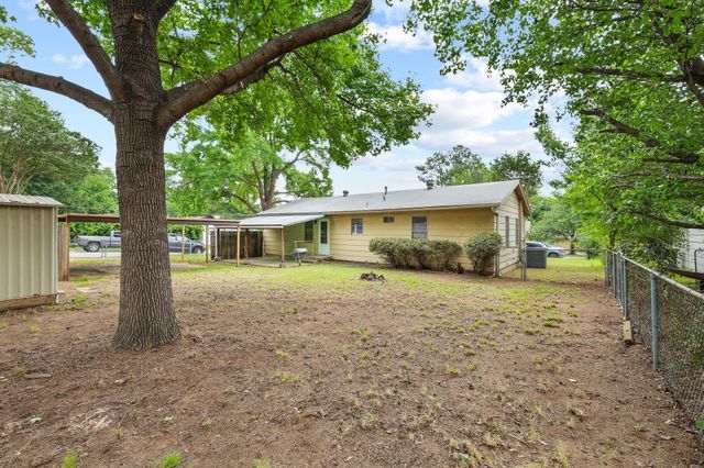 1402 Knight Street, Denton, TX 76205