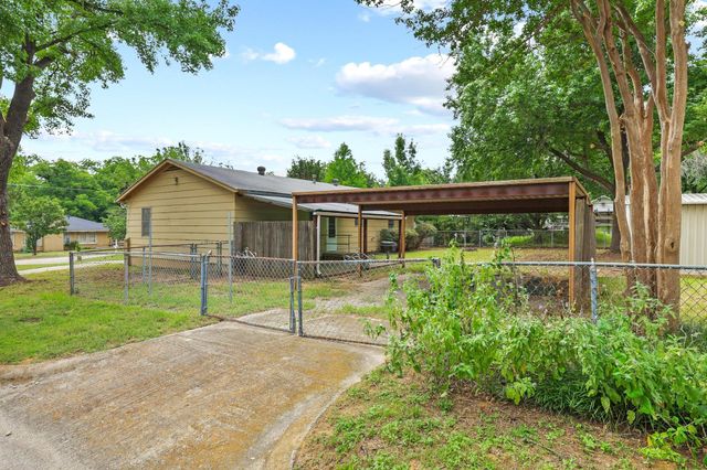 1402 Knight Street, Denton, TX 76205