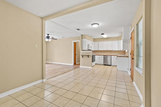 1402 Knight Street, Denton, TX 76205