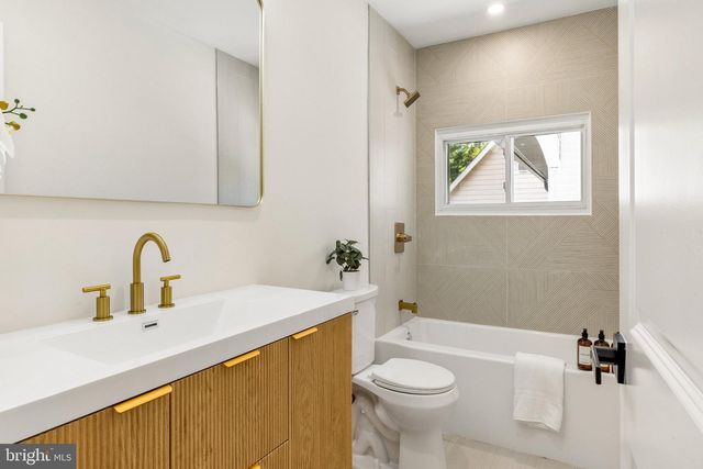 2 BONNIE LN, Willingborough, NJ 08046