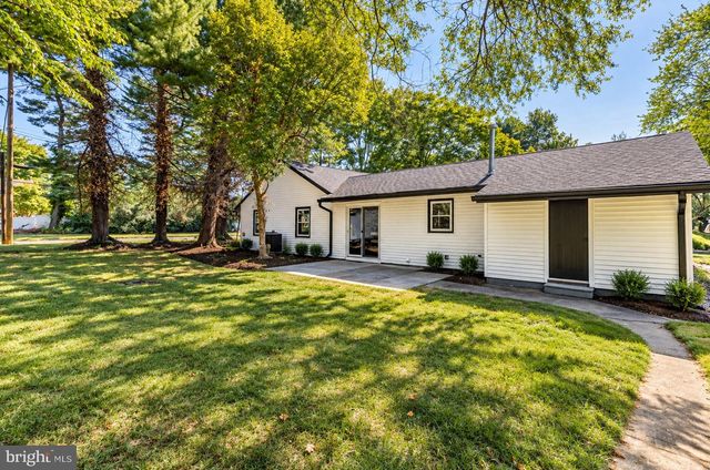 2 BONNIE LN, Willingborough, NJ 08046