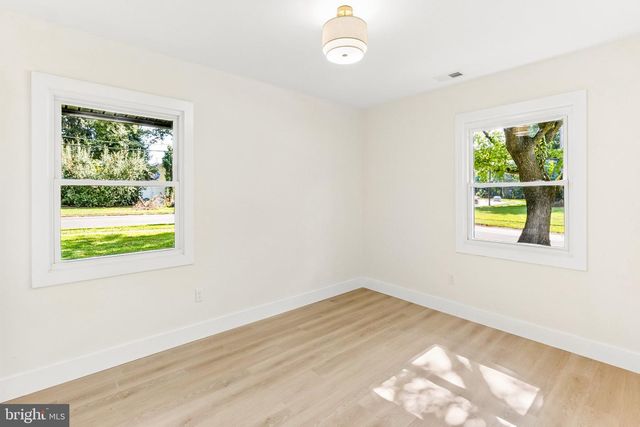 2 BONNIE LN, Willingborough, NJ 08046