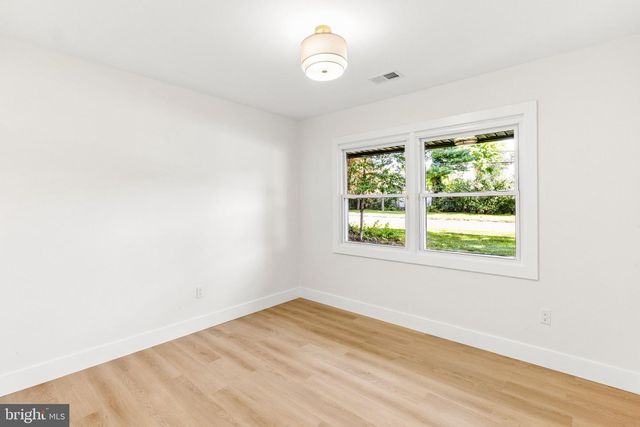 2 BONNIE LN, Willingborough, NJ 08046