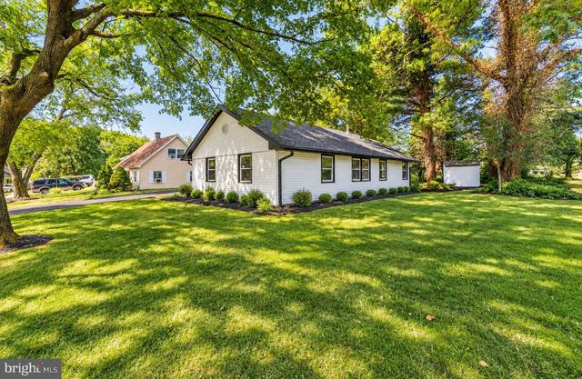 2 BONNIE LN, Willingborough, NJ 08046
