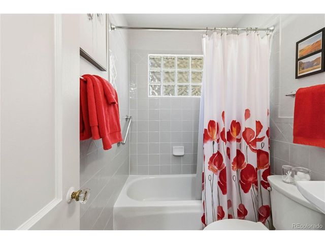 987 Glencoe St, Denver, CO 80220