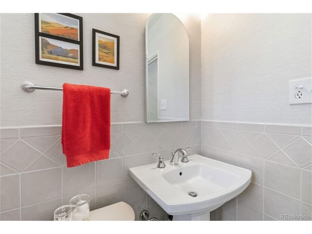 987 Glencoe St, Denver, CO 80220
