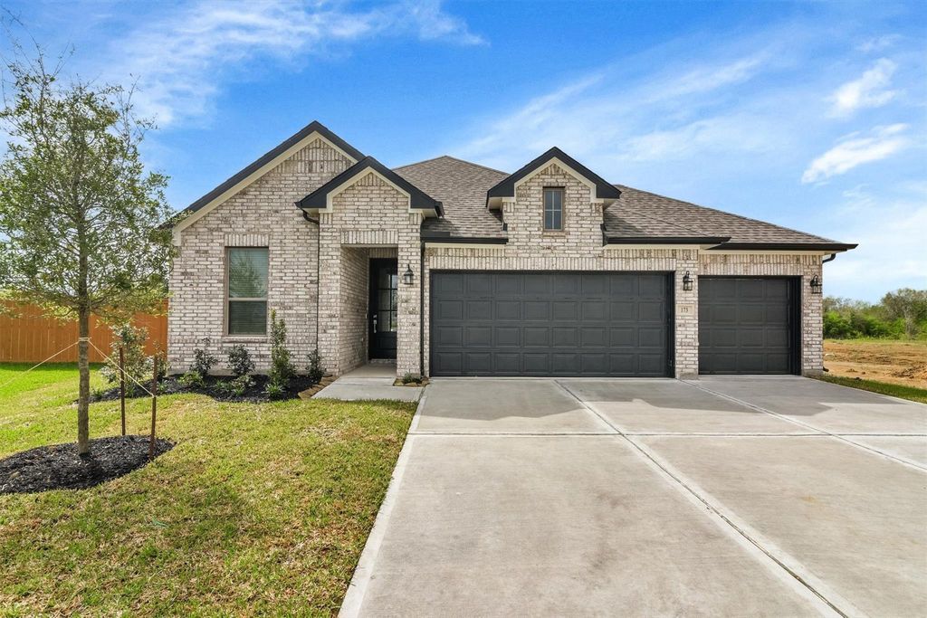 173 Angelina Trail, Dayton, TX 77535