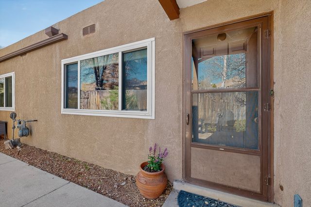 2855 Clark Court, Santa Fe, NM 87507