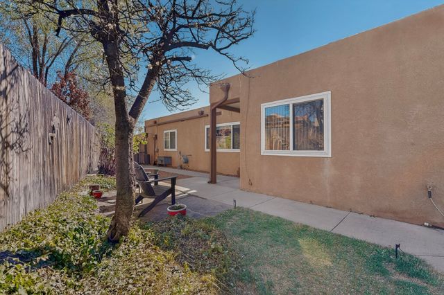 2855 Clark Court, Santa Fe, NM 87507