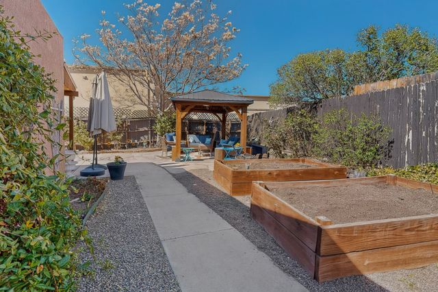 2855 Clark Court, Santa Fe, NM 87507