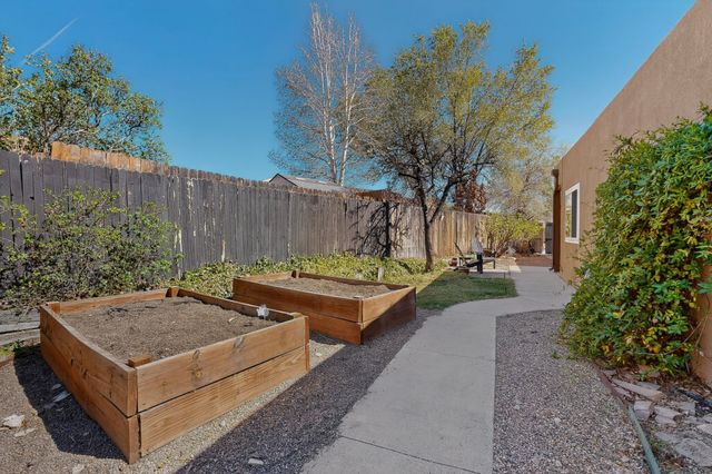 2855 Clark Court, Santa Fe, NM 87507
