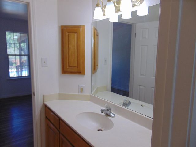 805 Barton Creek DR, Dripping Springs, TX 78620