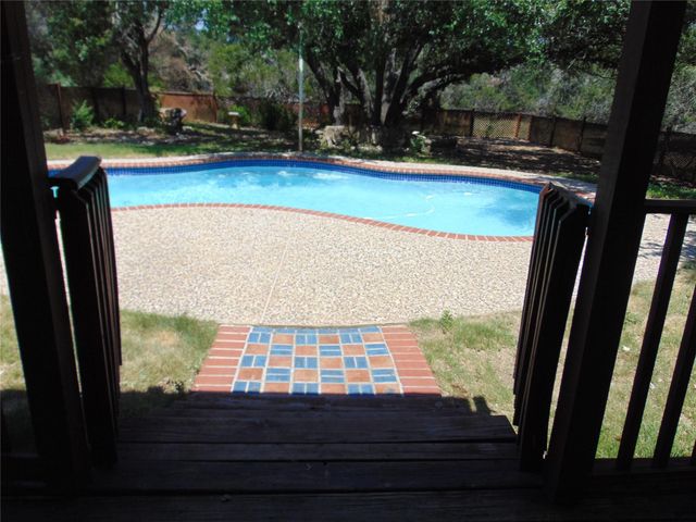 805 Barton Creek DR, Dripping Springs, TX 78620