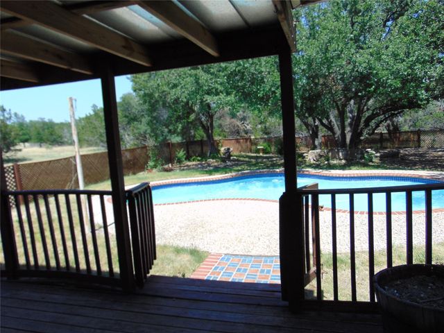 805 Barton Creek DR, Dripping Springs, TX 78620
