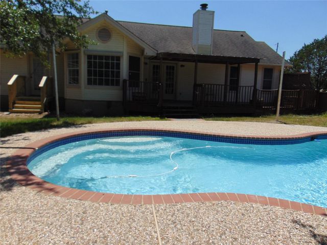 805 Barton Creek DR, Dripping Springs, TX 78620