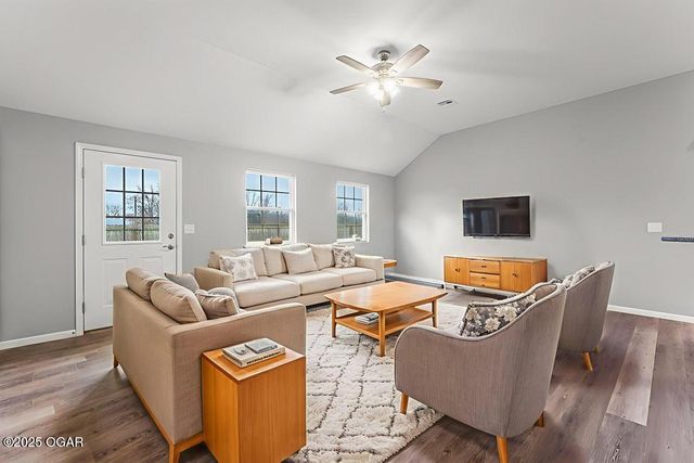 13563 Paisley Road, Neosho, MO 64850