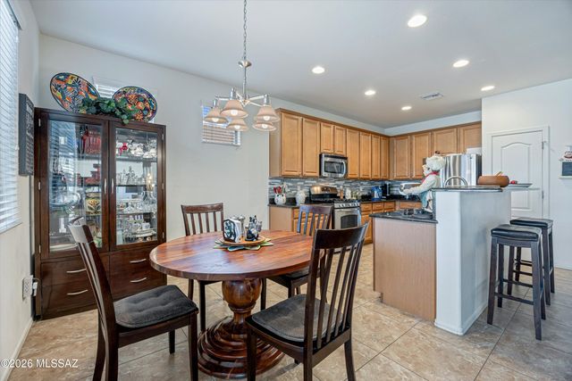 8215 N Willow View Drive, Tucson, AZ 85741