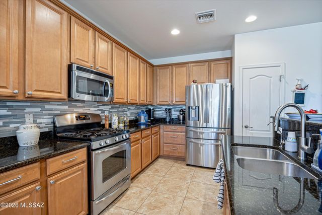 8215 N Willow View Drive, Tucson, AZ 85741