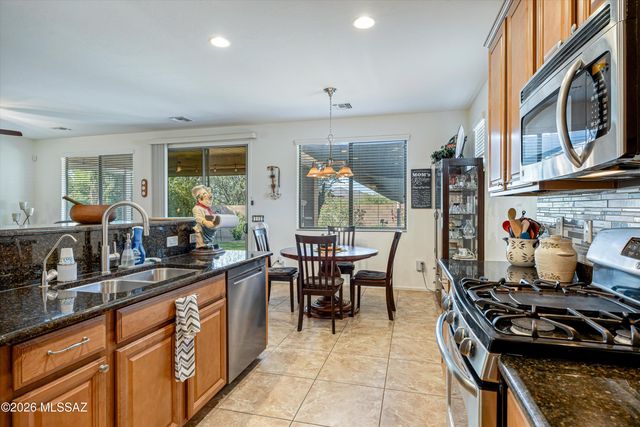 8215 N Willow View Drive, Tucson, AZ 85741