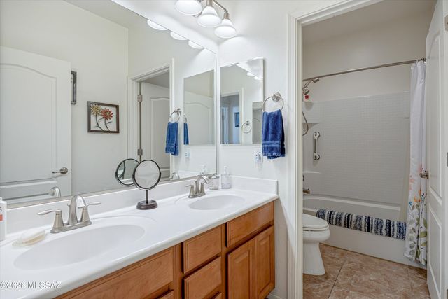 8215 N Willow View Drive, Tucson, AZ 85741