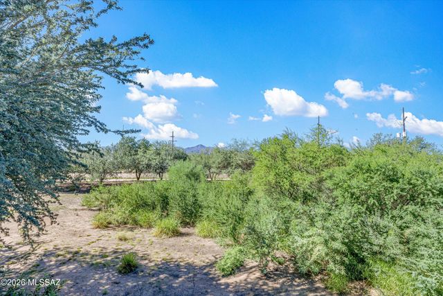 8215 N Willow View Drive, Tucson, AZ 85741