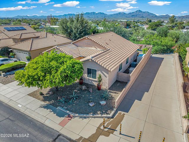8215 N Willow View Drive, Tucson, AZ 85741