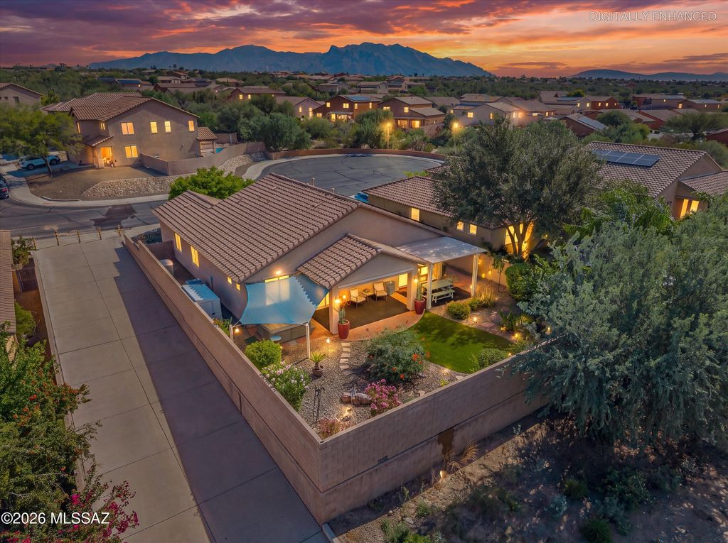 8215 N Willow View Drive, Tucson, AZ 85741