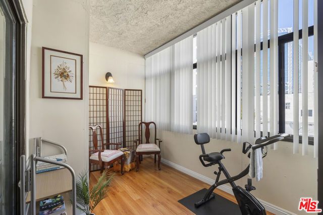 729 S Hobart Boulevard 40, Los Angeles, CA 90005