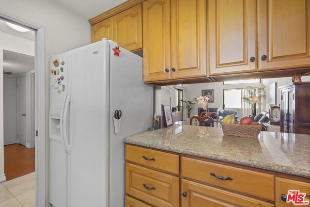 729 S Hobart Boulevard 40, Los Angeles, CA 90005